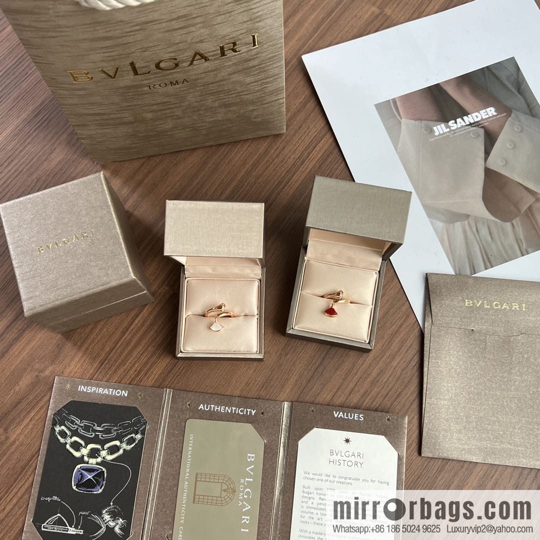 BVLGARI Bulgari classic red chalcedony white fritillary fan ring