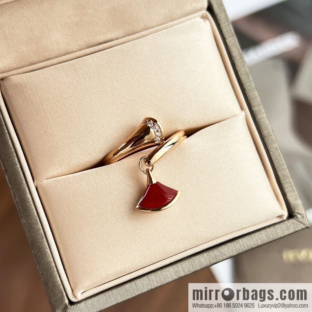 BVLGARI Bulgari classic red chalcedony white fritillary fan ring
