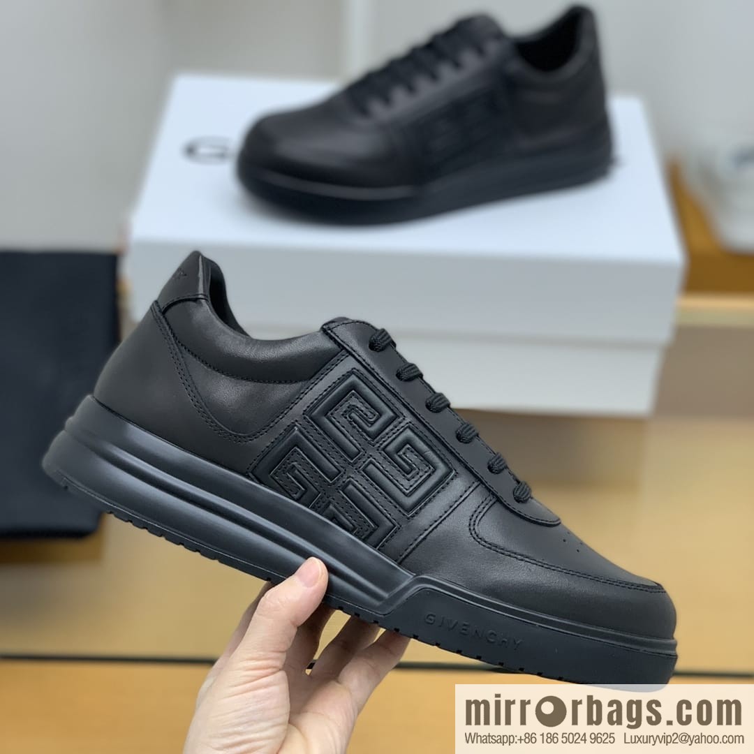 GIVENCHY Givenchy, made of leather, iconic printed 4 G pattern new men's sports and leisure shoes