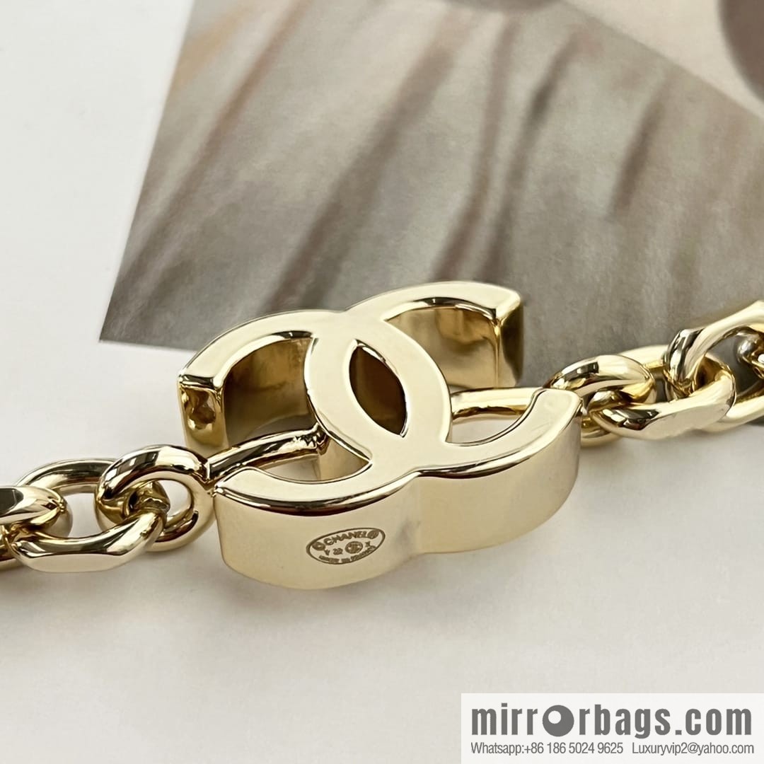 New ☑️ Chanel glossy double c necklace