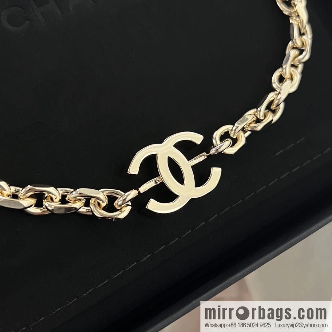 New ☑️ Chanel glossy double c necklace