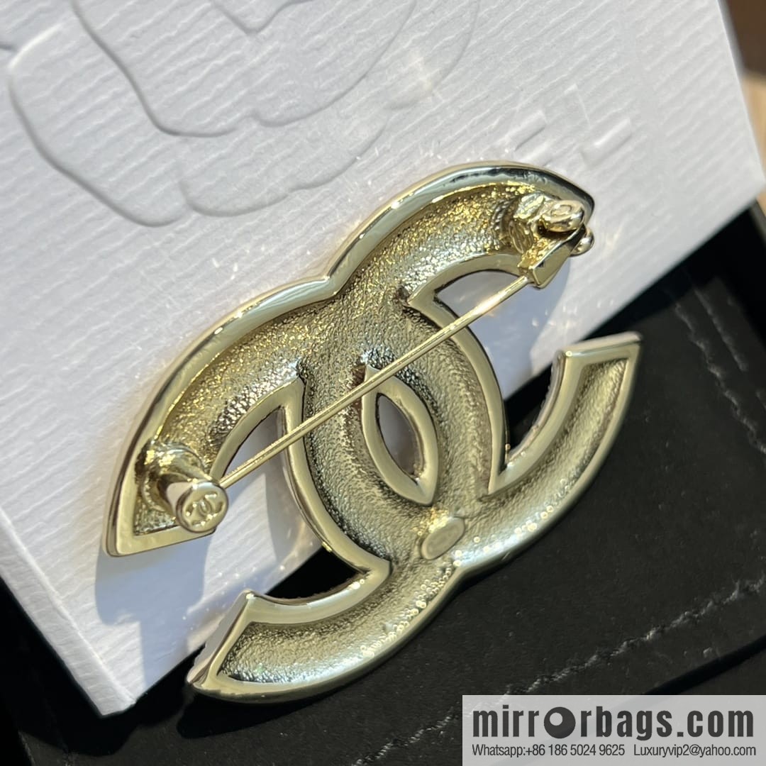 New ☑️ Chanel double c diamond brooch