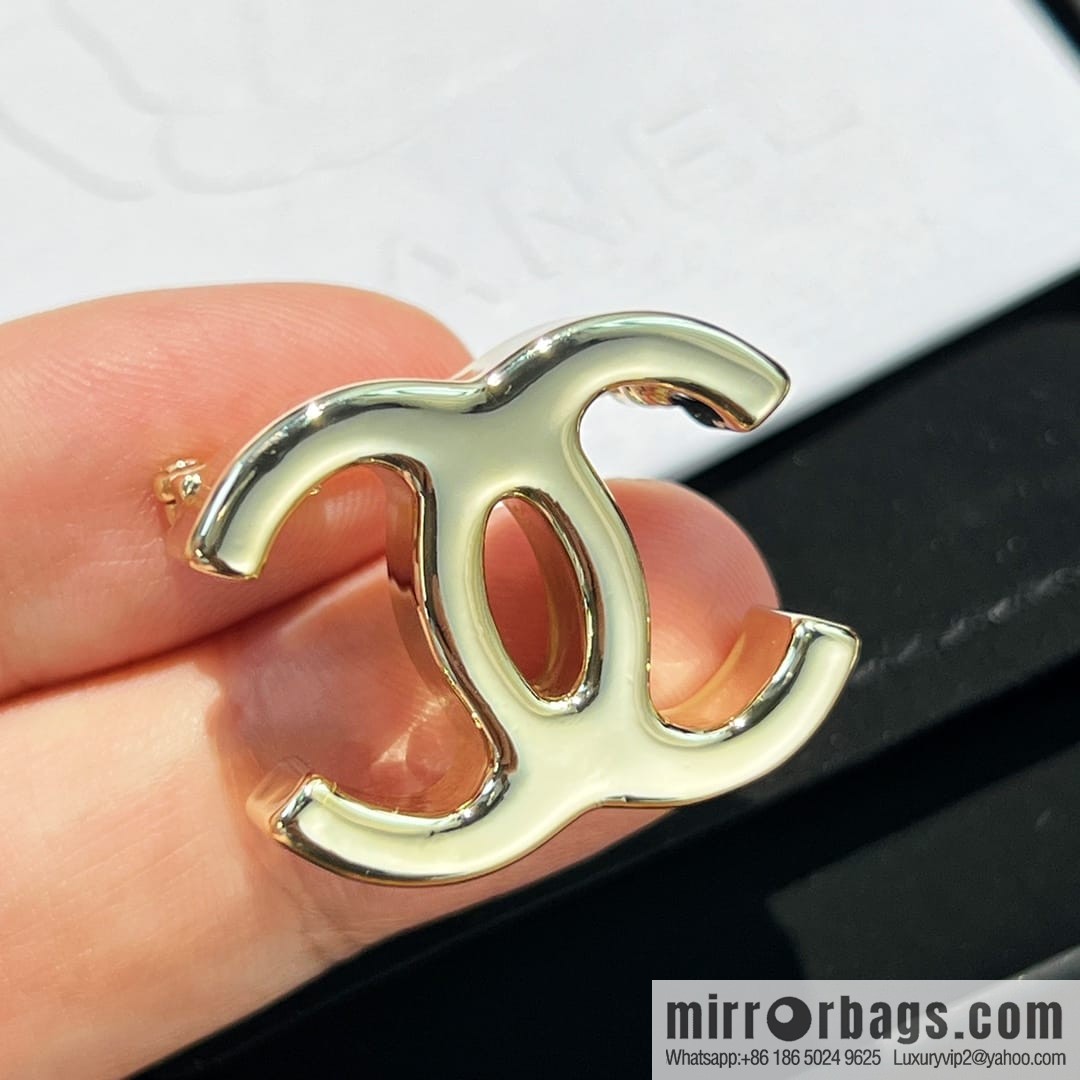 New ☑️ Chanel double c gold brooch