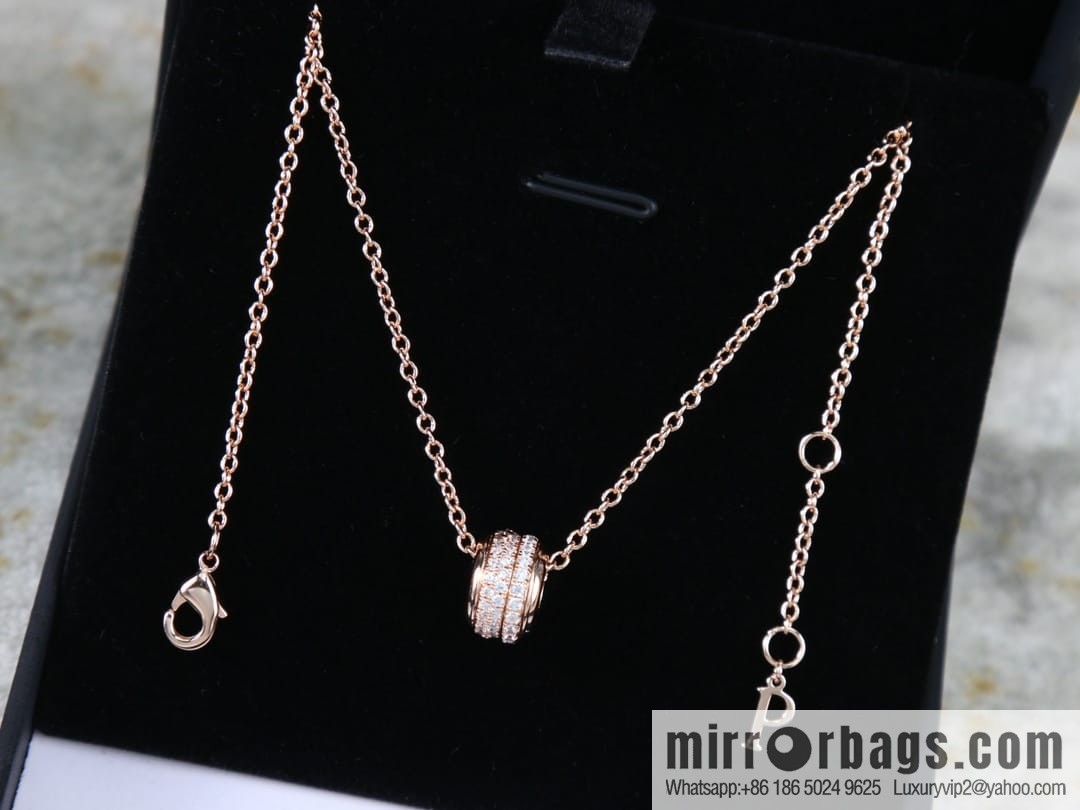 Piaget is a necklace full of diamonds