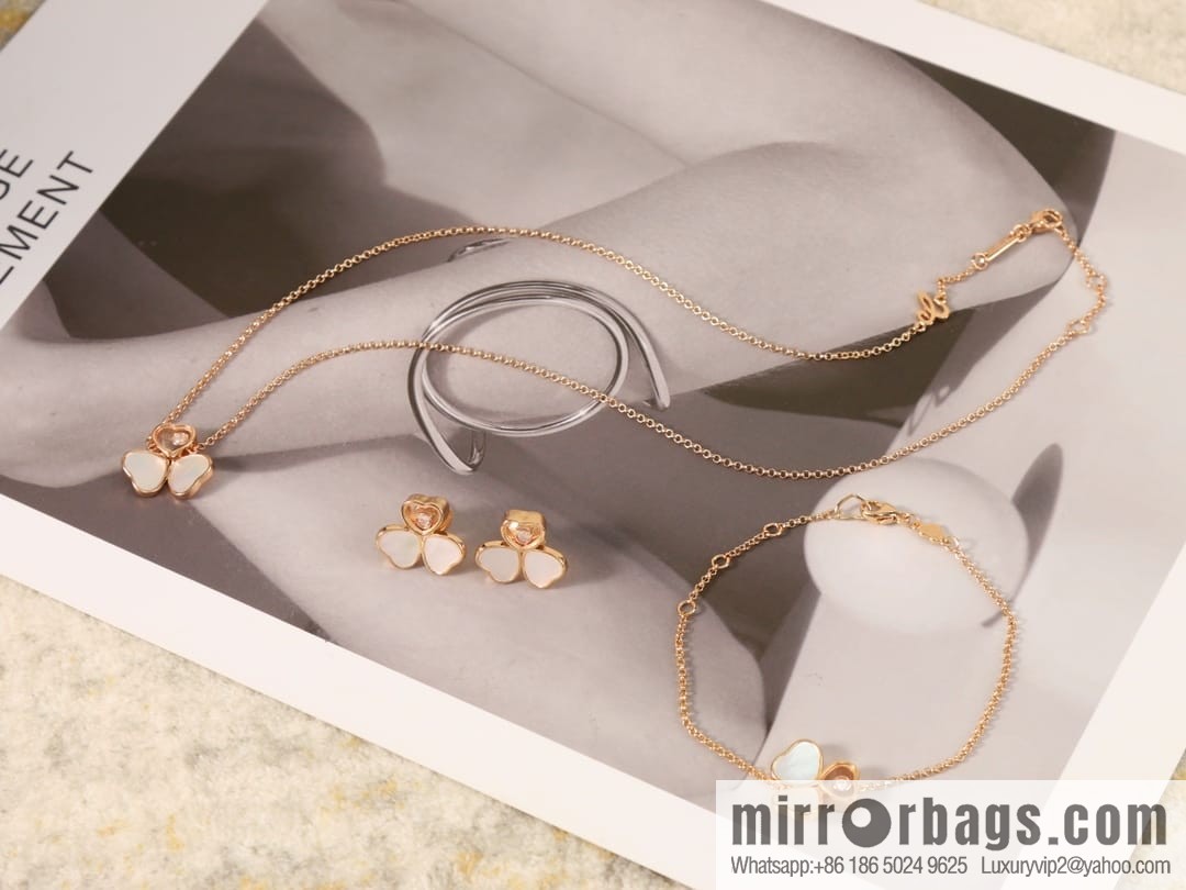Chopard HAPPY HEARTS three love white shell necklace