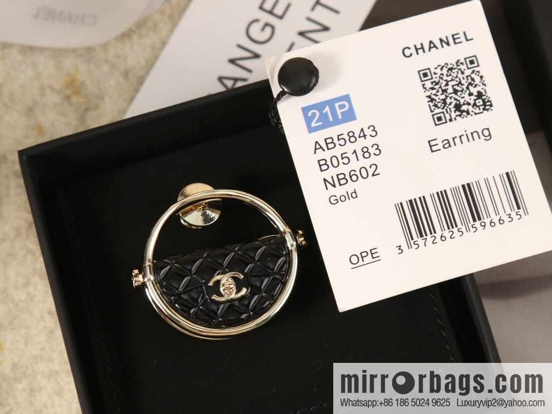 New ☑️ Chanel double c round brooch