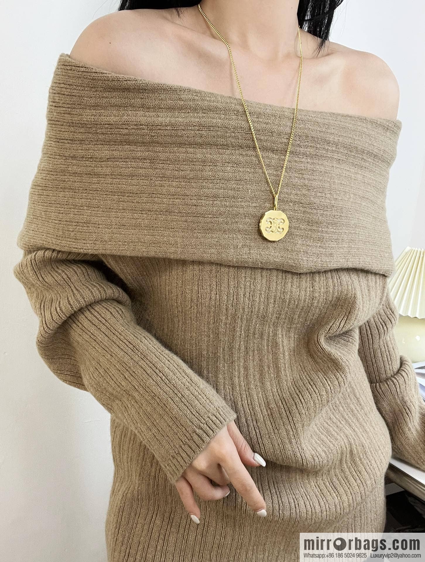 New Celine Arc de Triomphe white fritillary round necklace