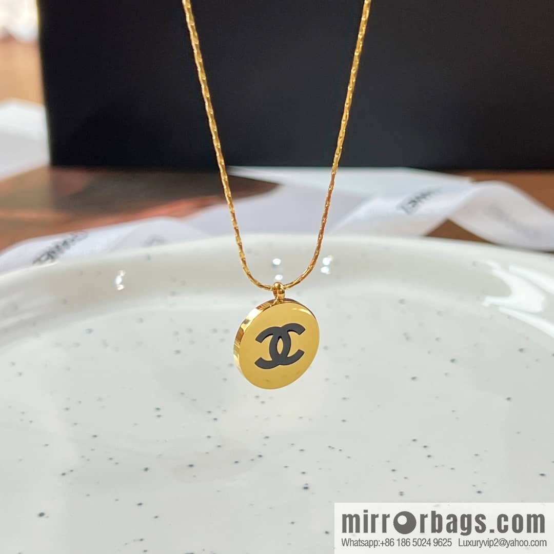 New ☑️ Chanel double c round gold necklace