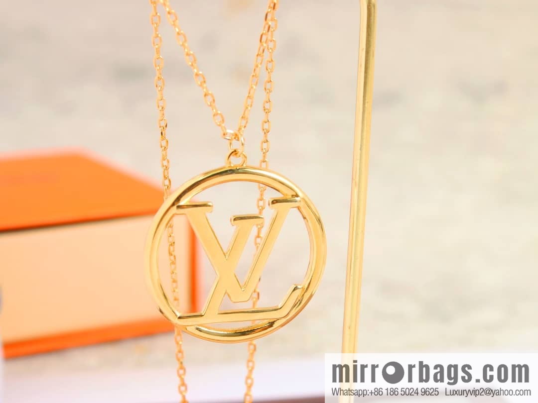 Louis Vuitton Louis Vuitton LV letter round necklace