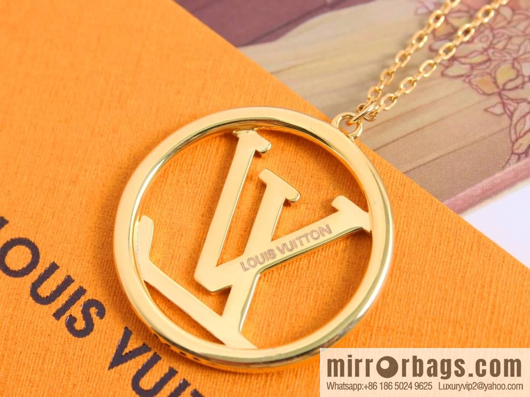Louis Vuitton Louis Vuitton LV letter round necklace