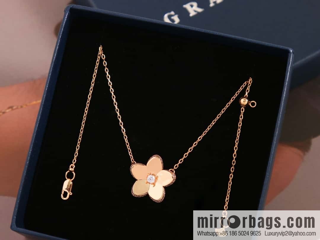 GRAFF flower necklace with diamonds