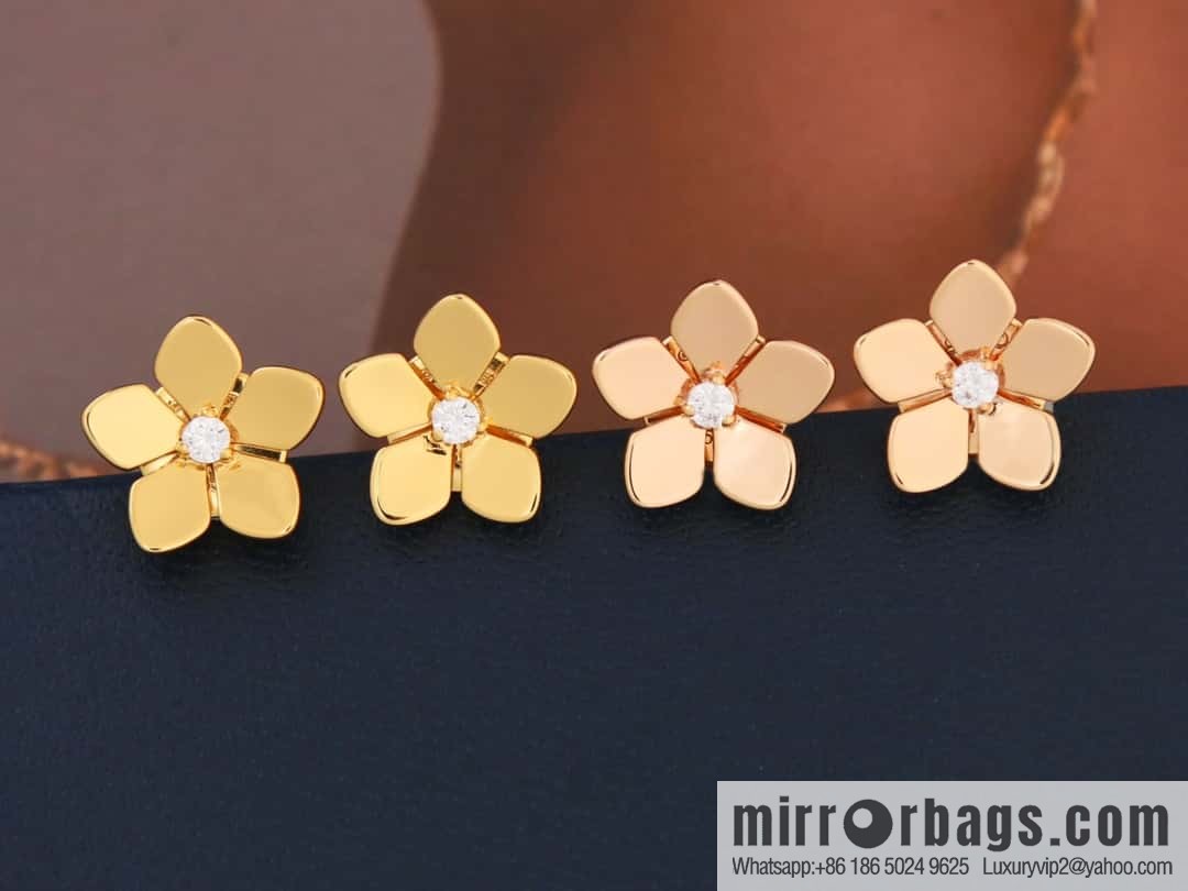 GRAFF Flower 🌺 stud earrings