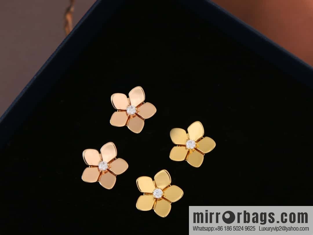 GRAFF Flower 🌺 stud earrings