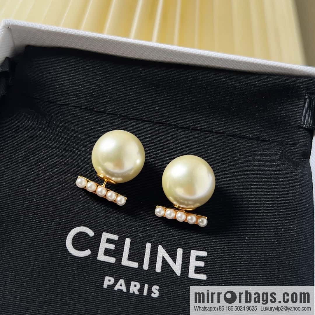 New ☑️ Celine pearl stud earrings