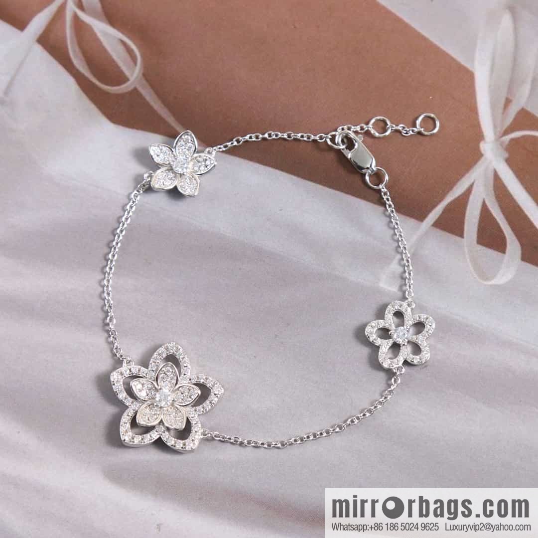 GRAFF four flower bracelet