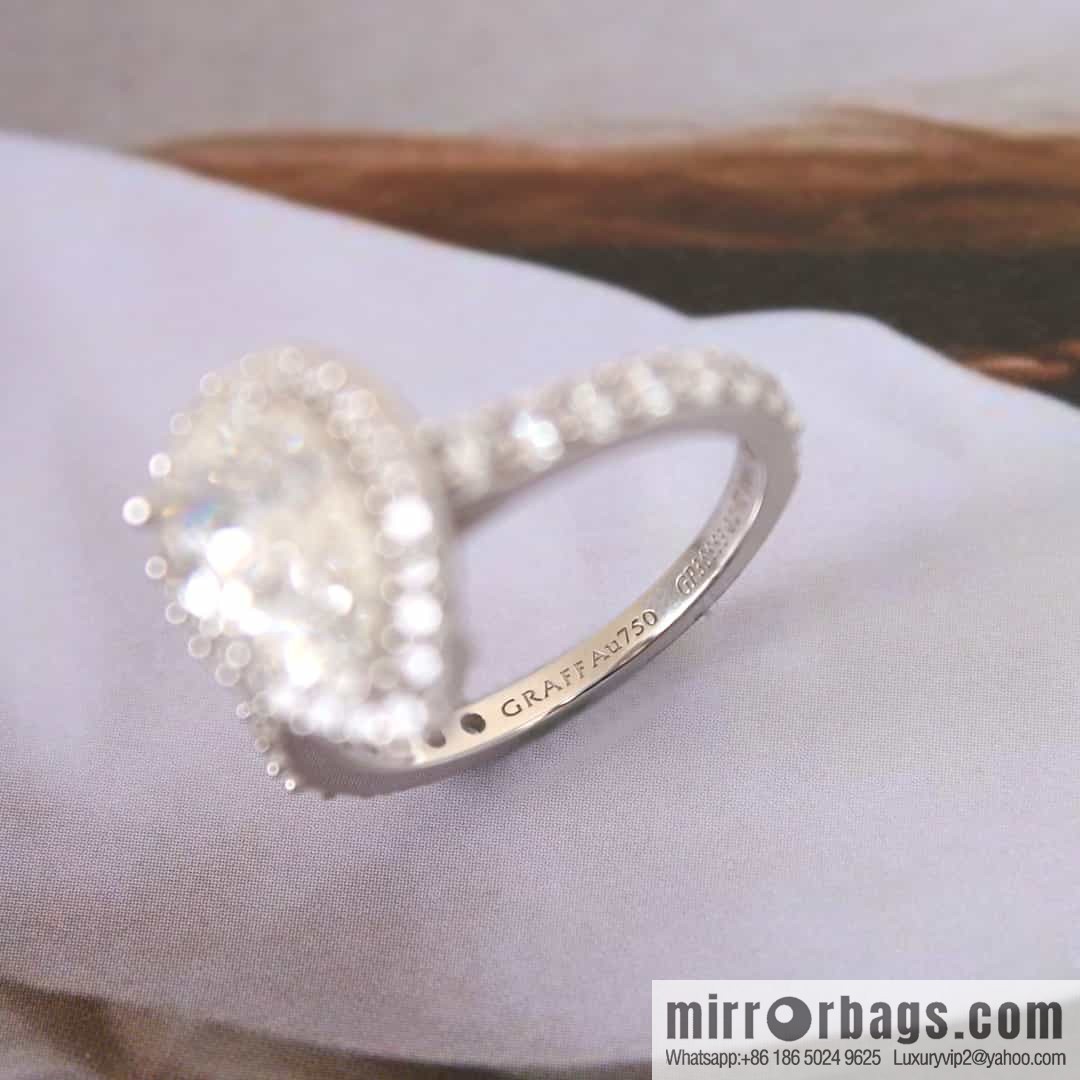 GRAFF Droplet-shaped full diamond ring