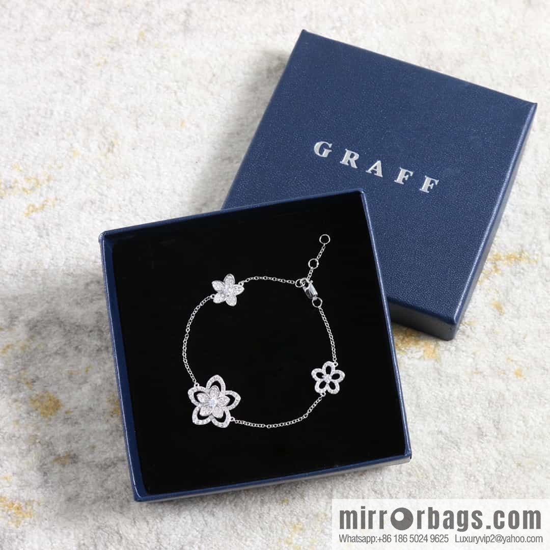GRAFF Graff Triple Flower Bracelet