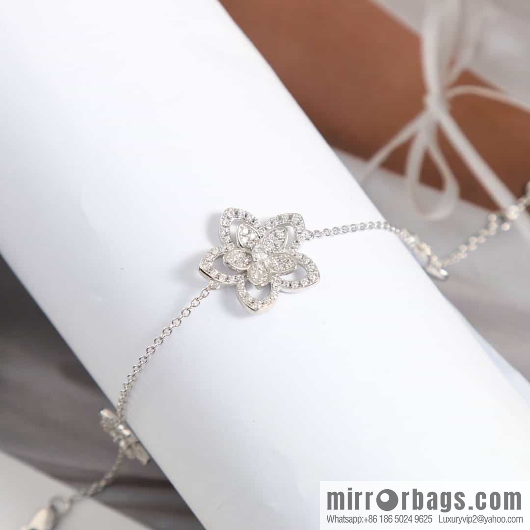 GRAFF Graff Triple Flower Bracelet