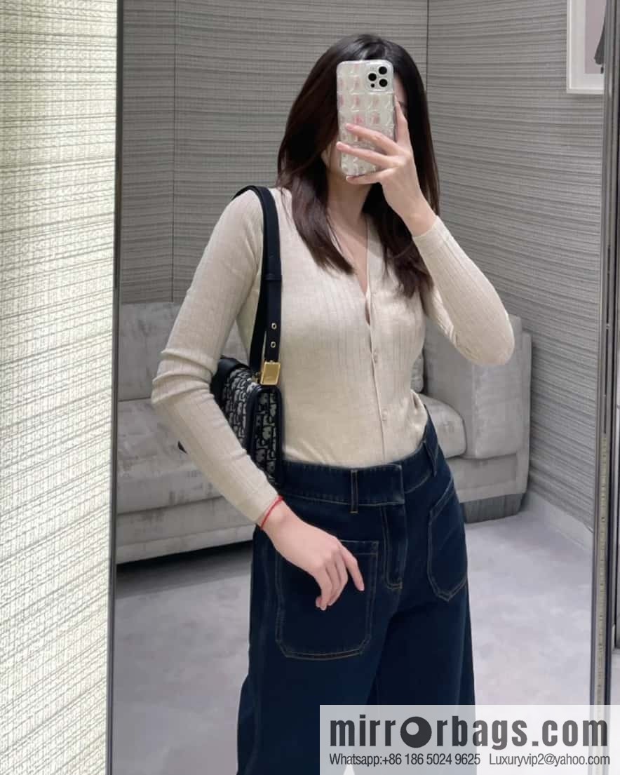 Small 30 MONTAIGNE handbag M9234UTZQ_M928