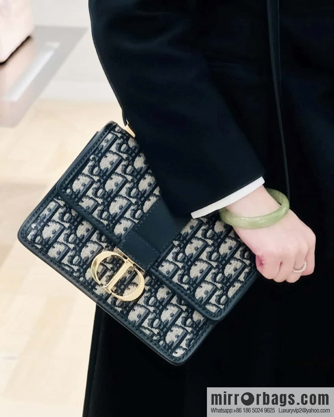 Small 30 MONTAIGNE handbag M9234UTZQ_M928