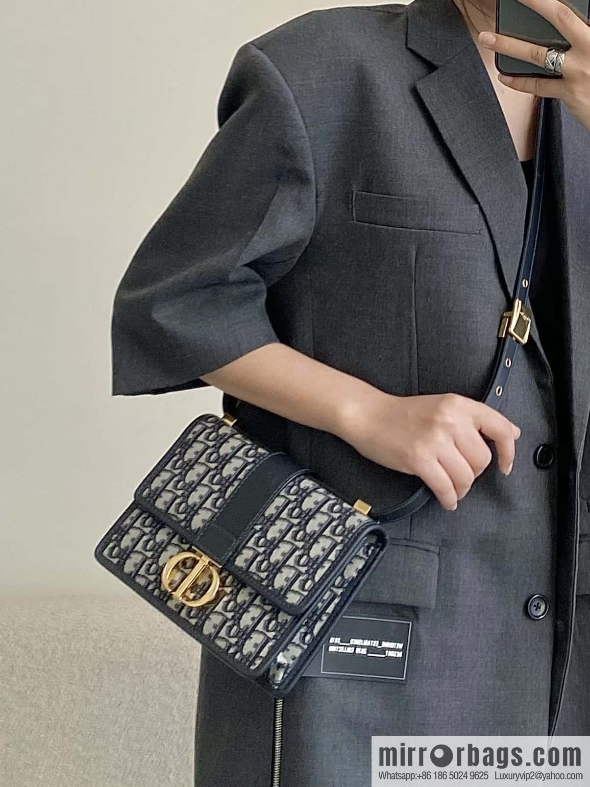 Small 30 MONTAIGNE handbag M9234UTZQ_M928