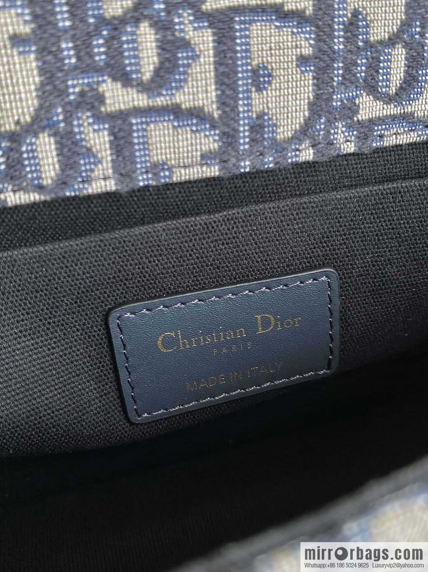 Small 30 MONTAIGNE handbag M9234UTZQ_M928