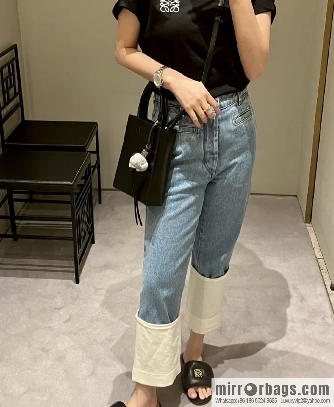 LOEWE latest show A5 tote bag 0691 black