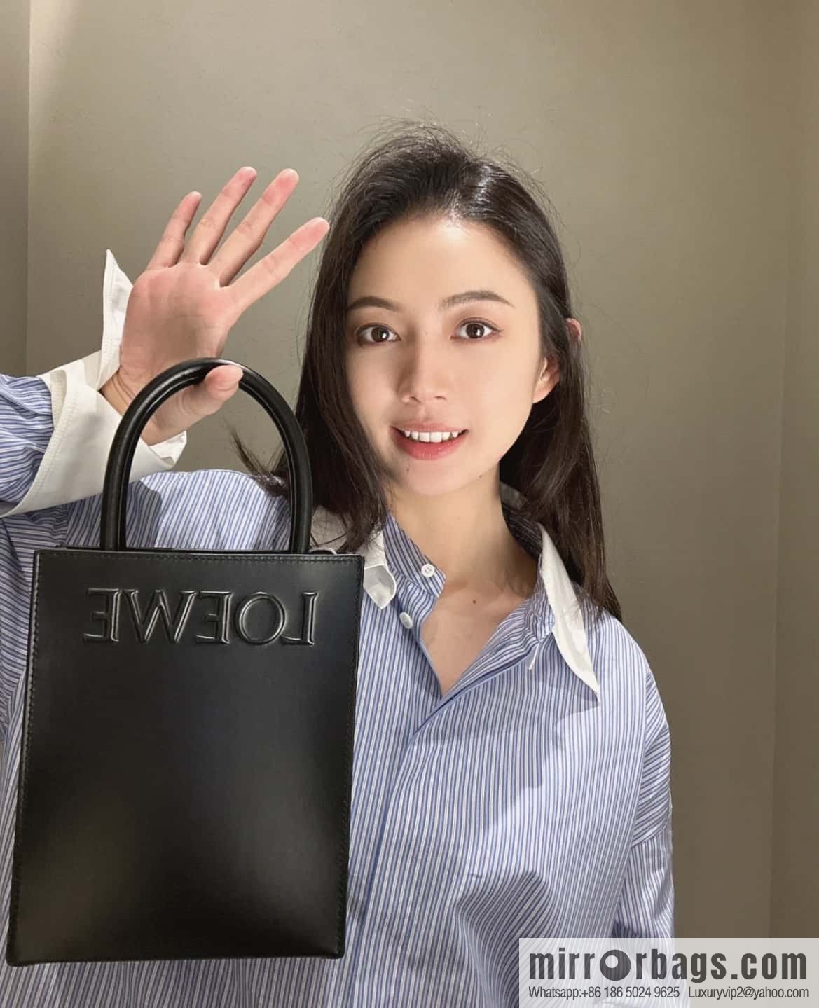 LOEWE latest show A5 tote bag 0691 black