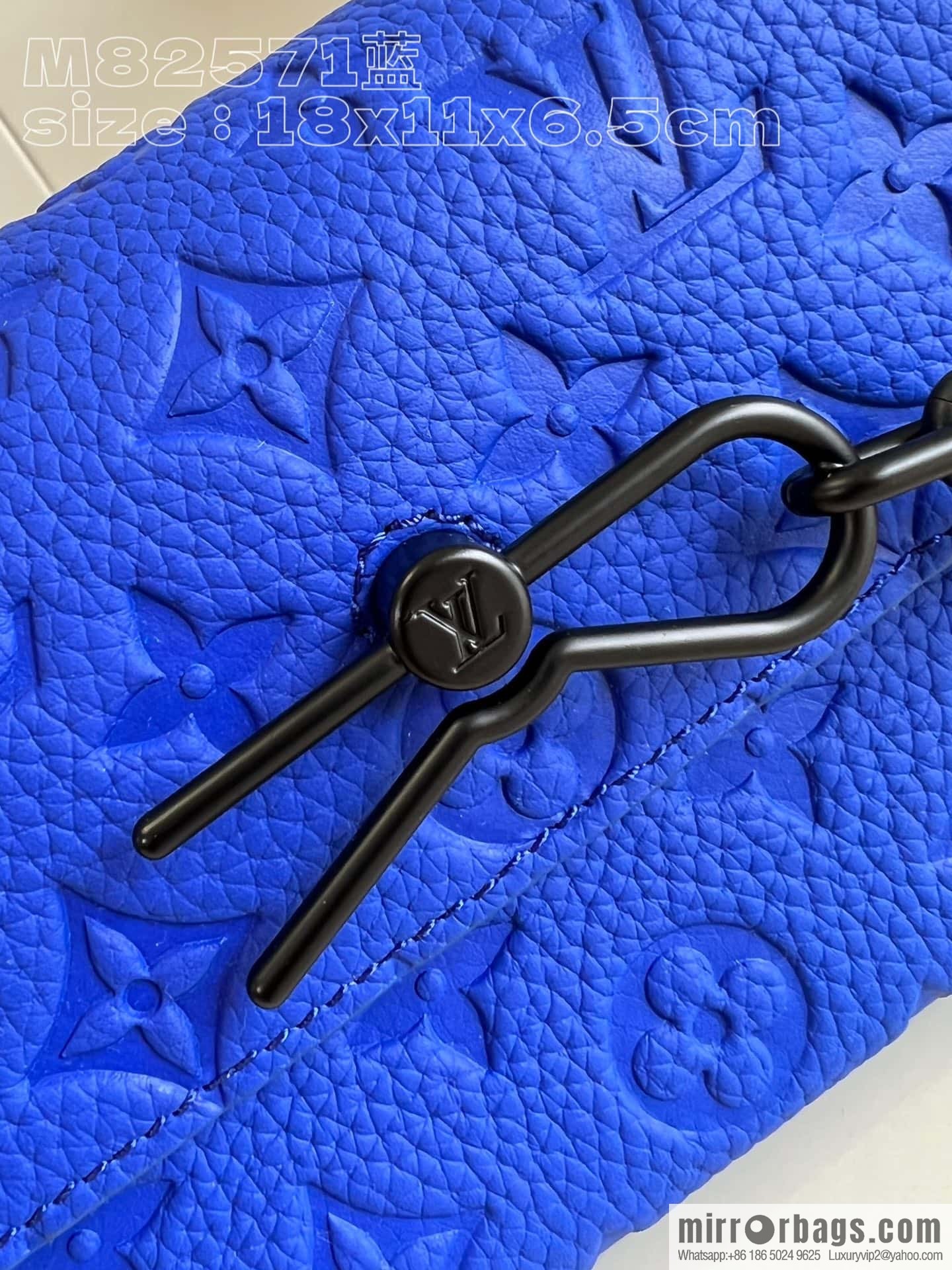 LV M82571 Steamer Wearable Wallet