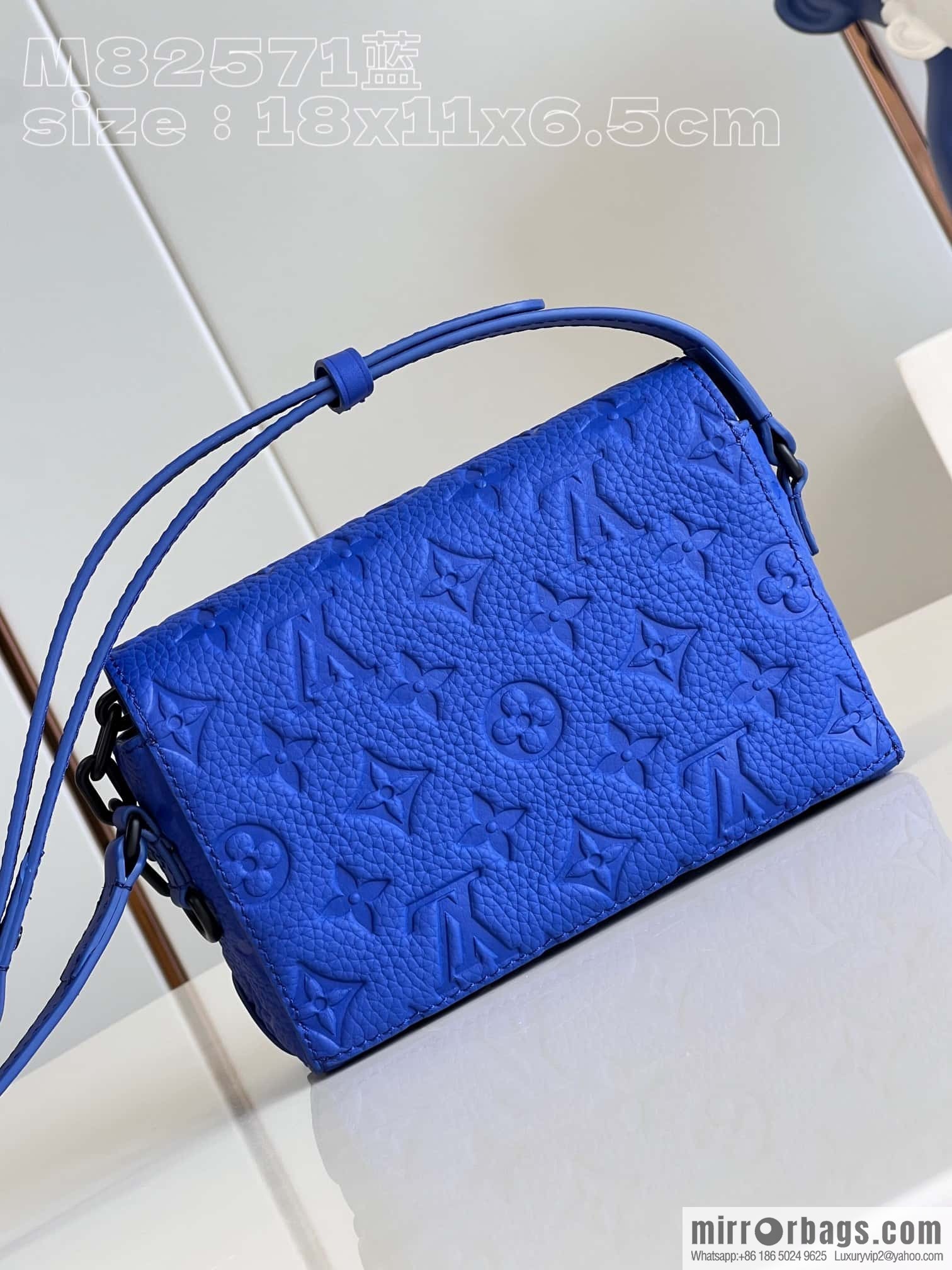 LV M82571 Steamer Wearable Wallet