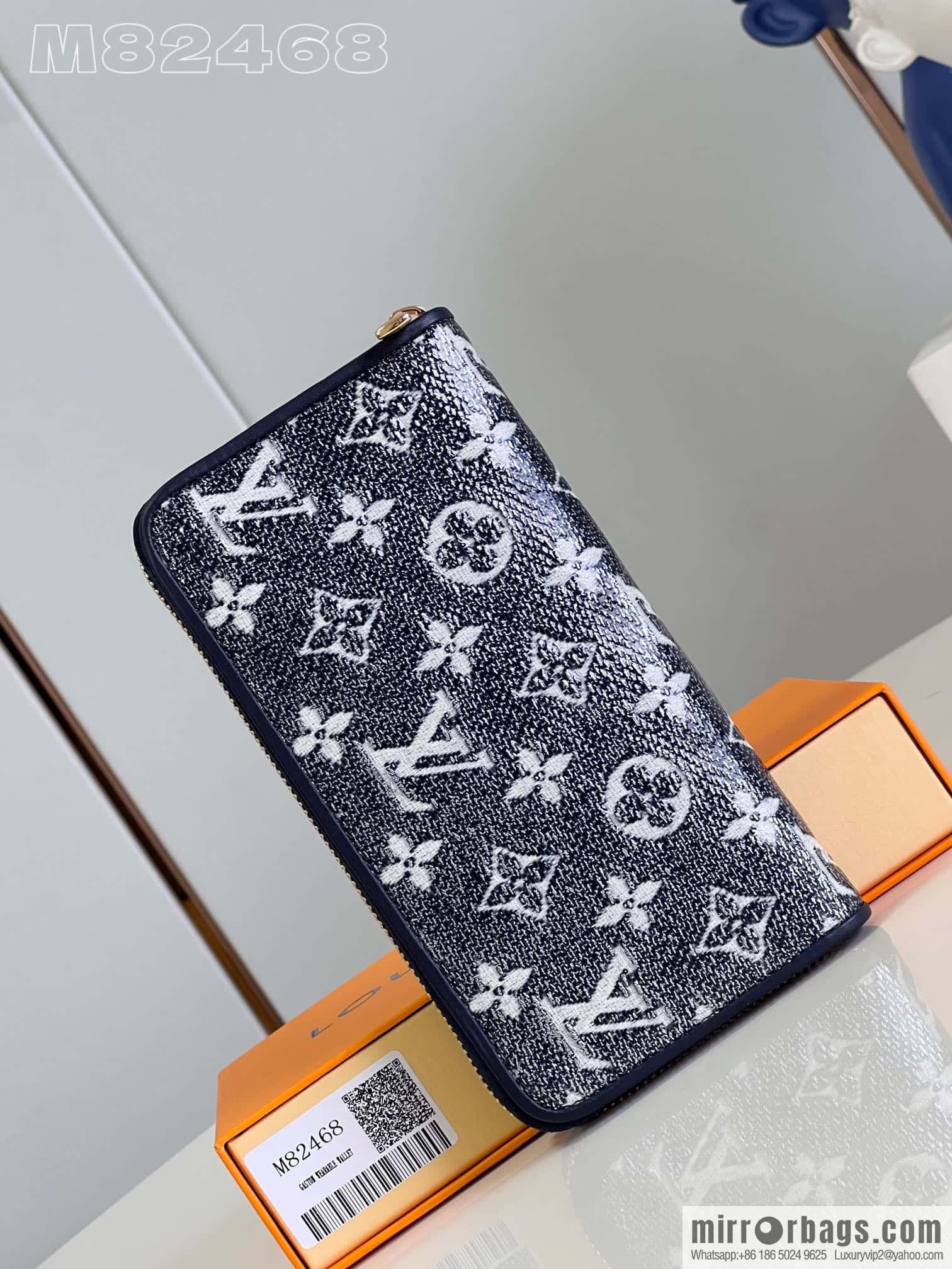 LV M82468 Zippy Wallet