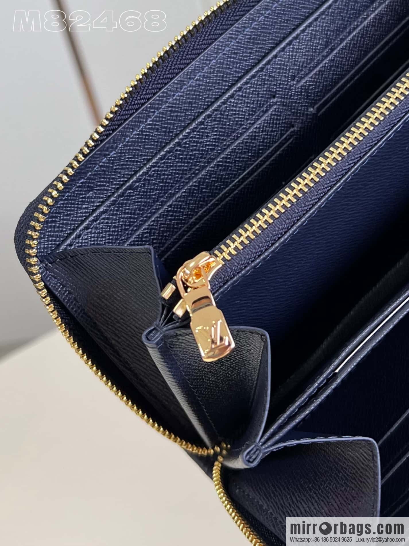 LV M82468 Zippy Wallet