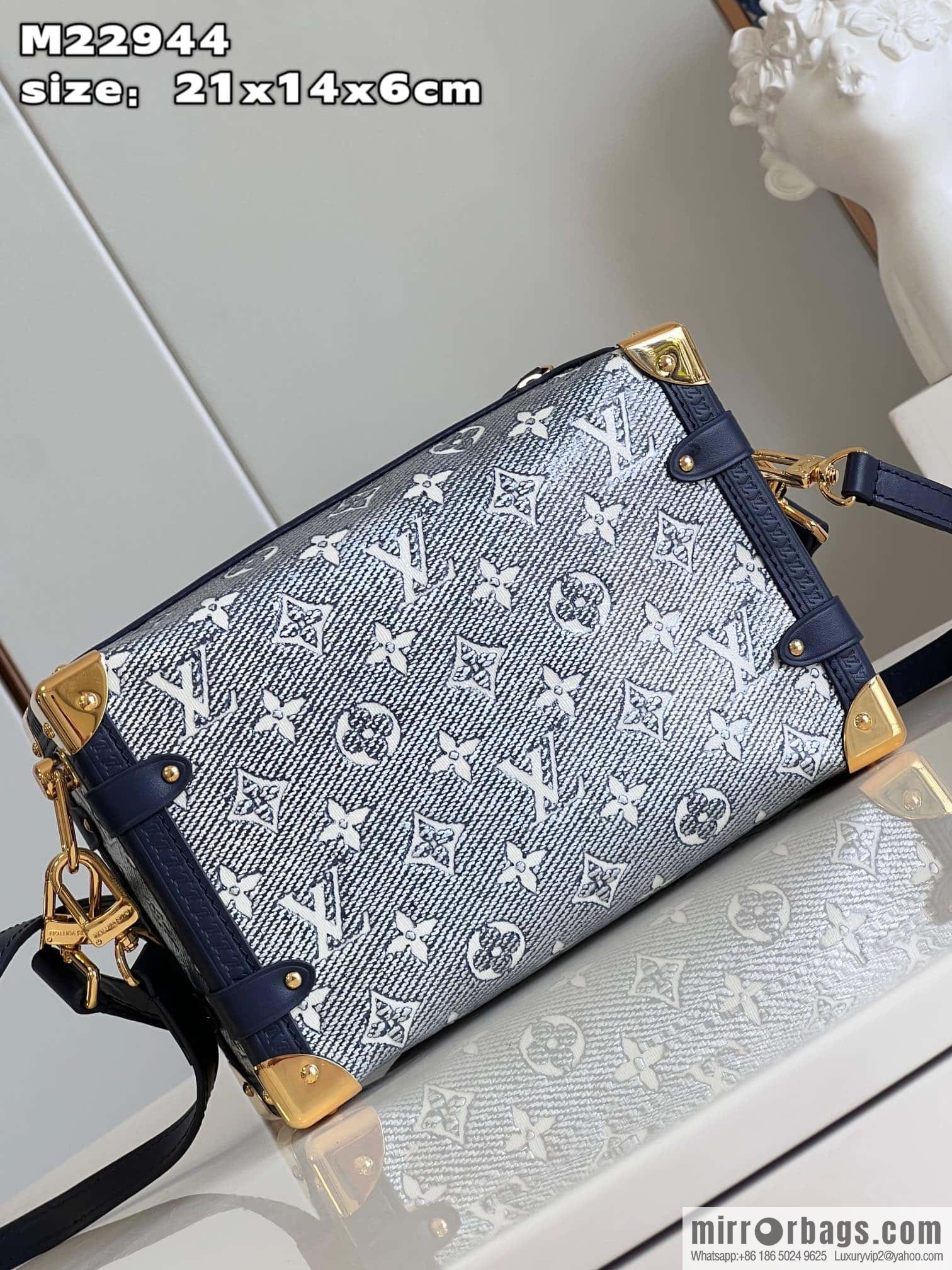 LV M22944 Side Trunk