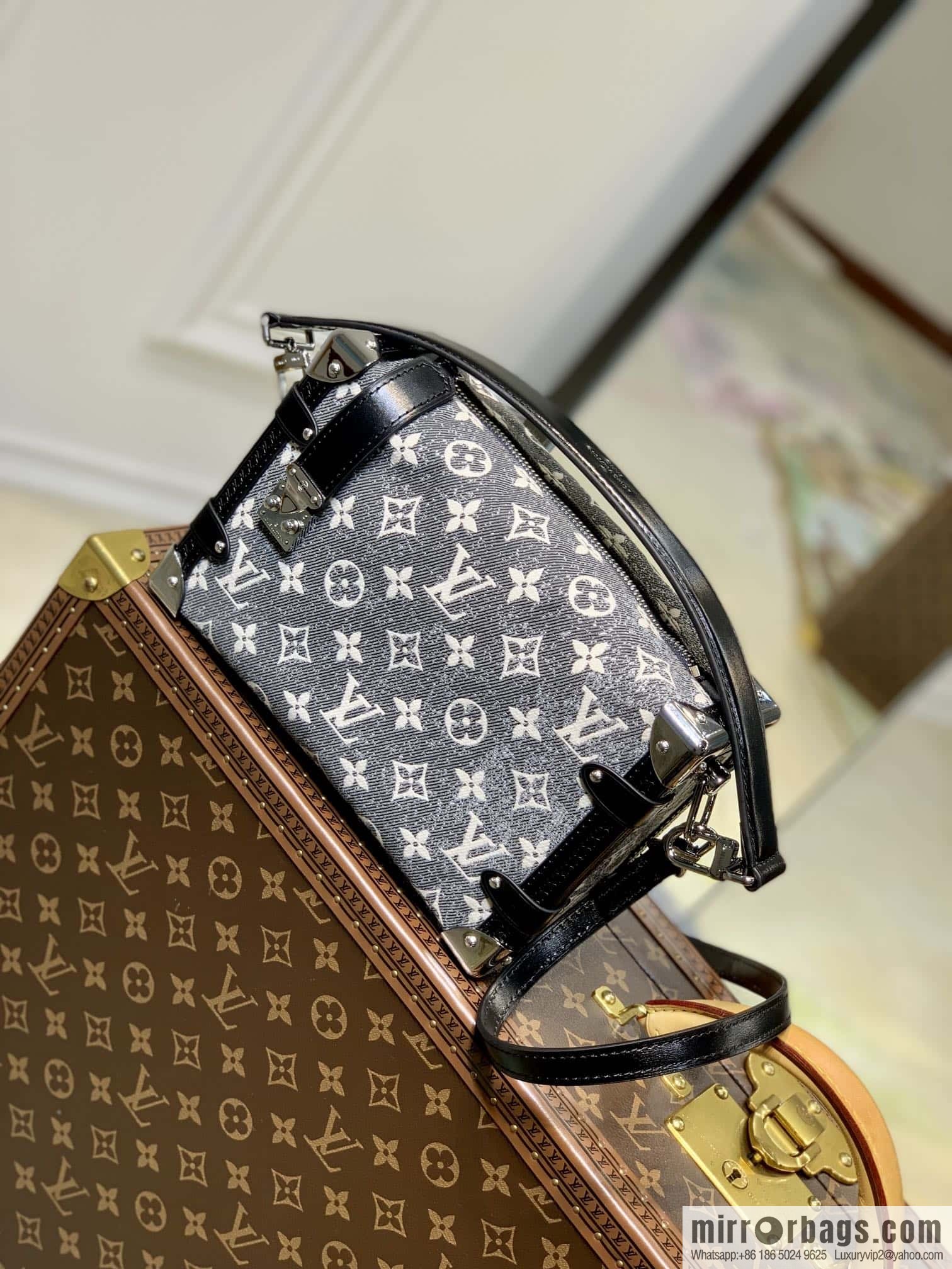 LV M21460 Side Trunk Bag
