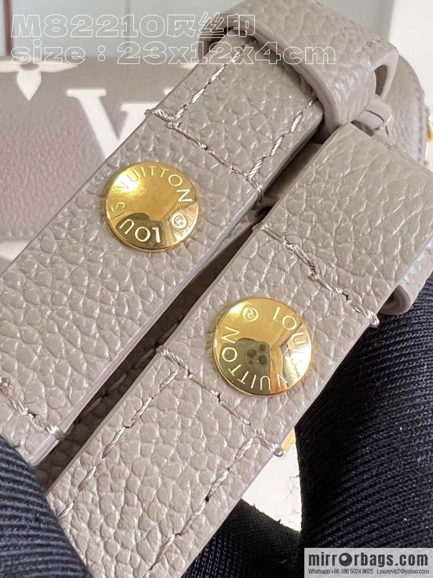 LV M82211 Wallet On Chain Ivy