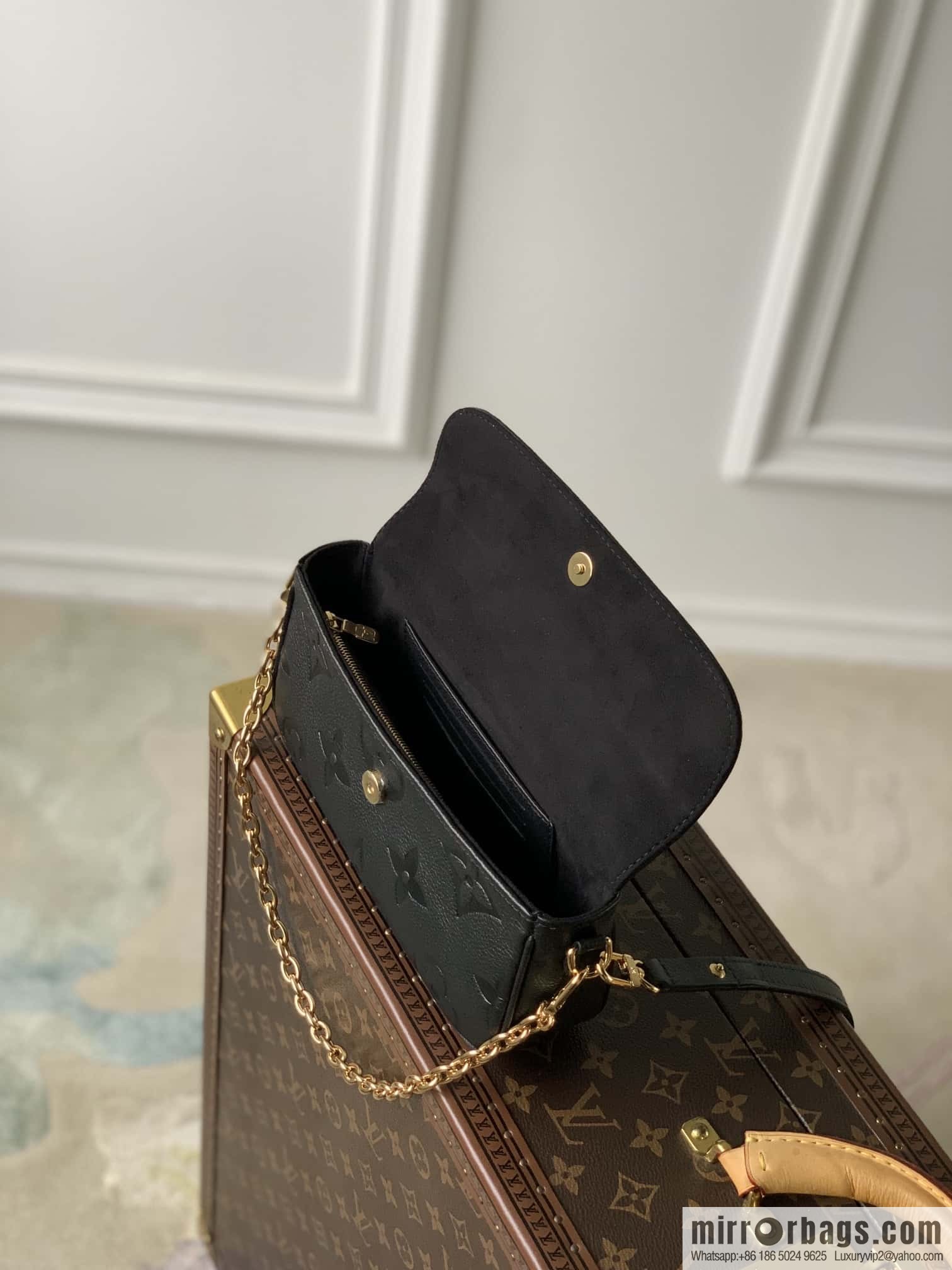 LV M82154 Wallet On Chain Ivy