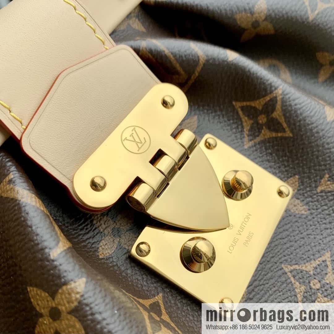 LV M46544 Monogram Clutch