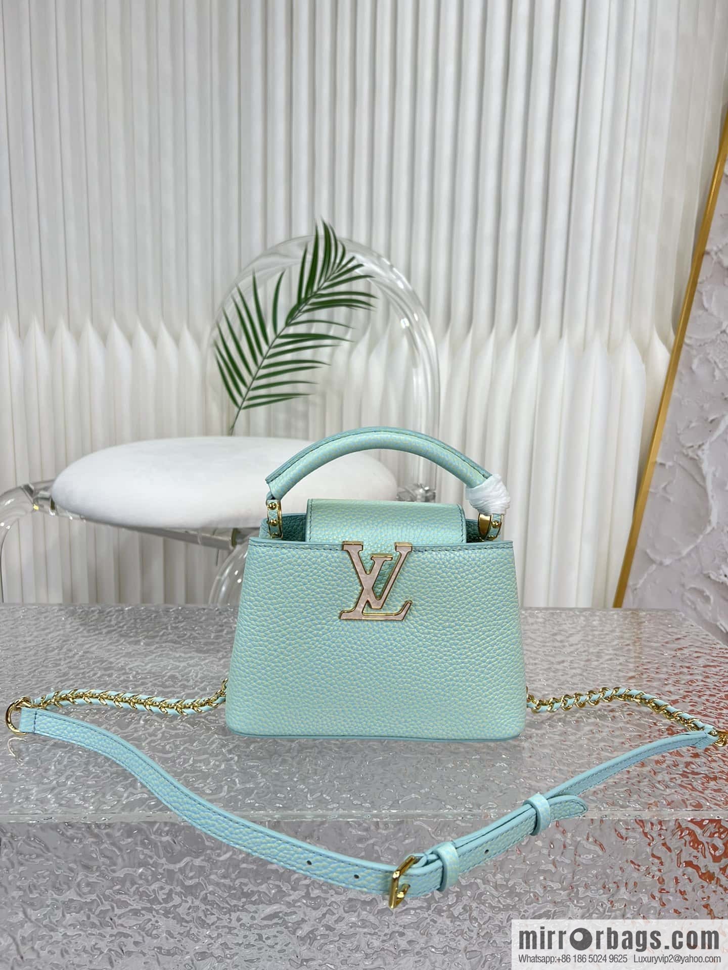 LV M59850 CAPUCINES MINI