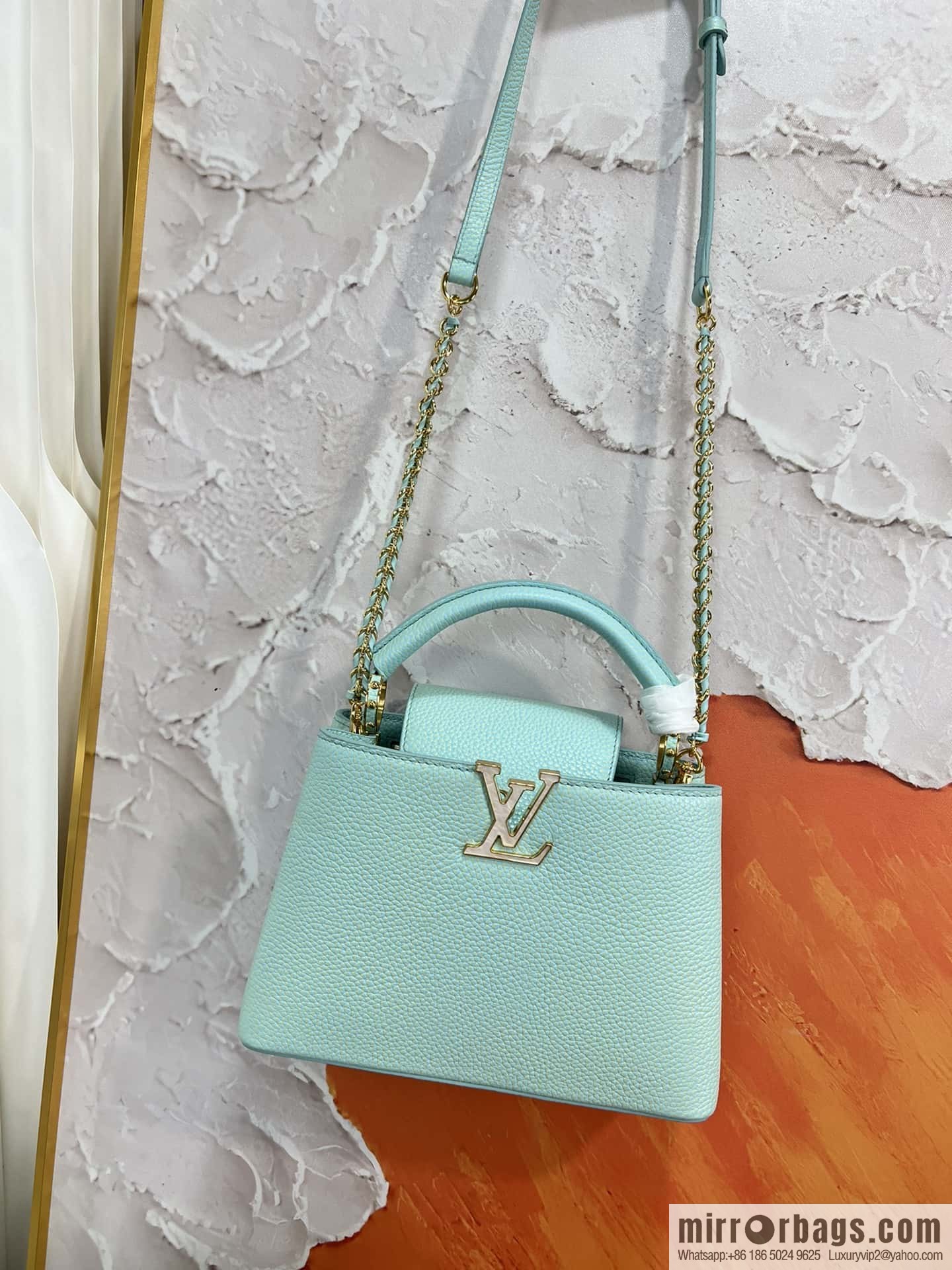 LV M59850 CAPUCINES MINI