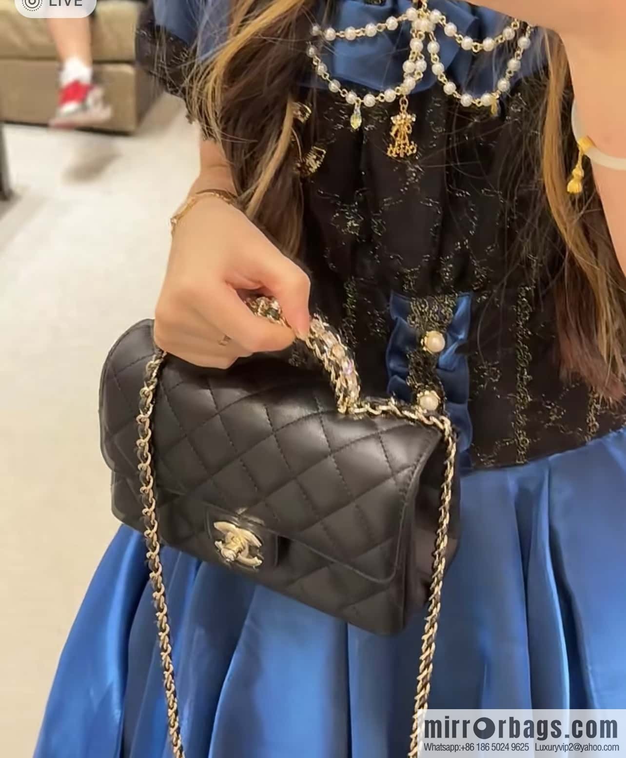 CHANEL 23A rhinestone handle cf small black AS4140