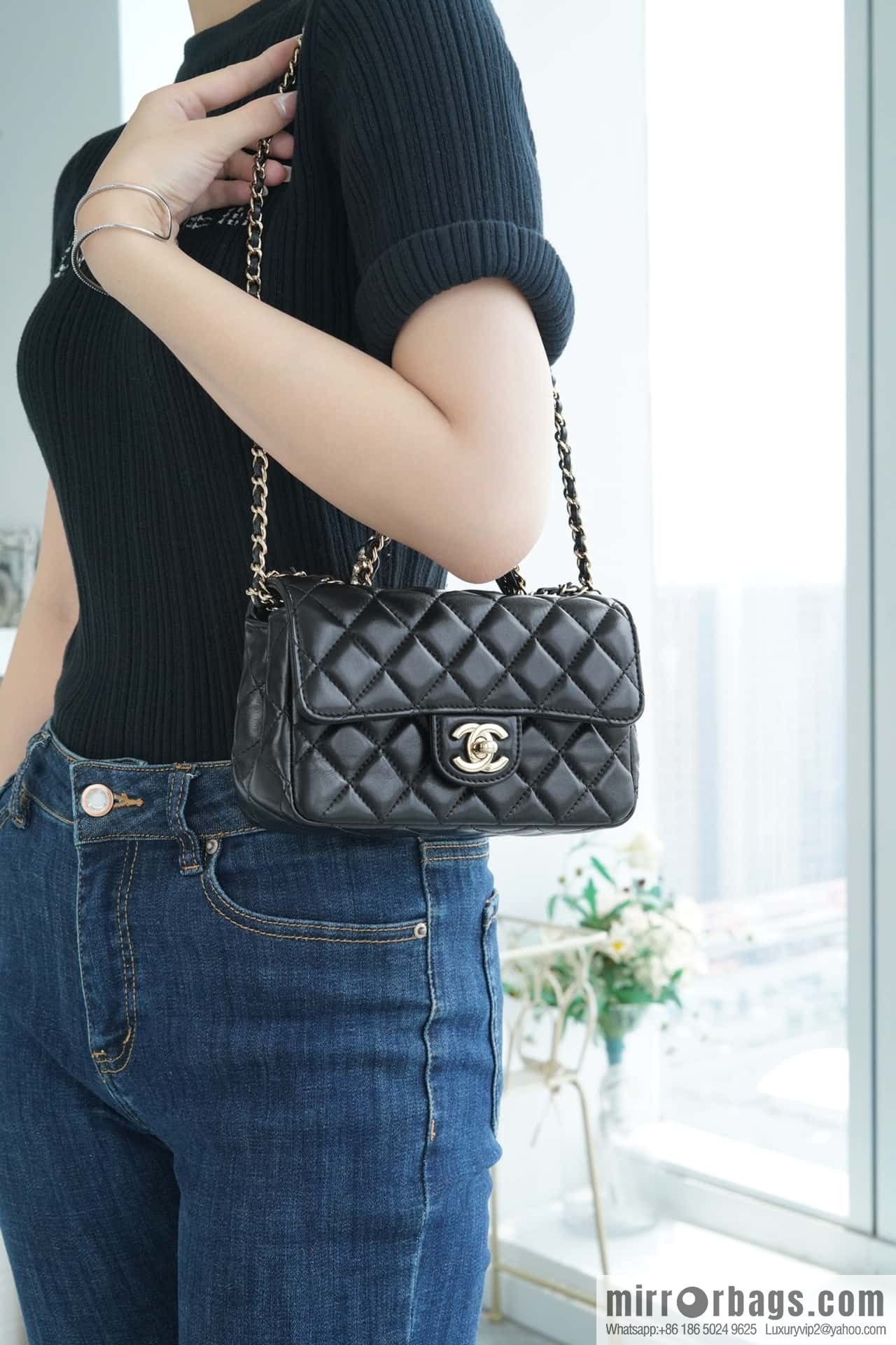 CHANEL 23A rhinestone handle cf small black AS4140