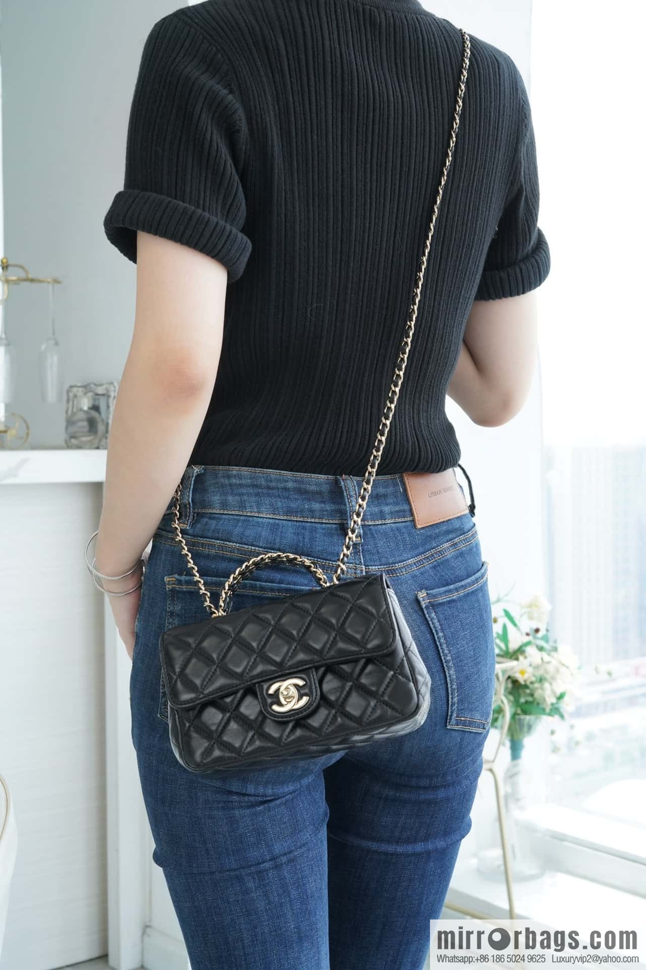 CHANEL 23A rhinestone handle cf small black AS4140