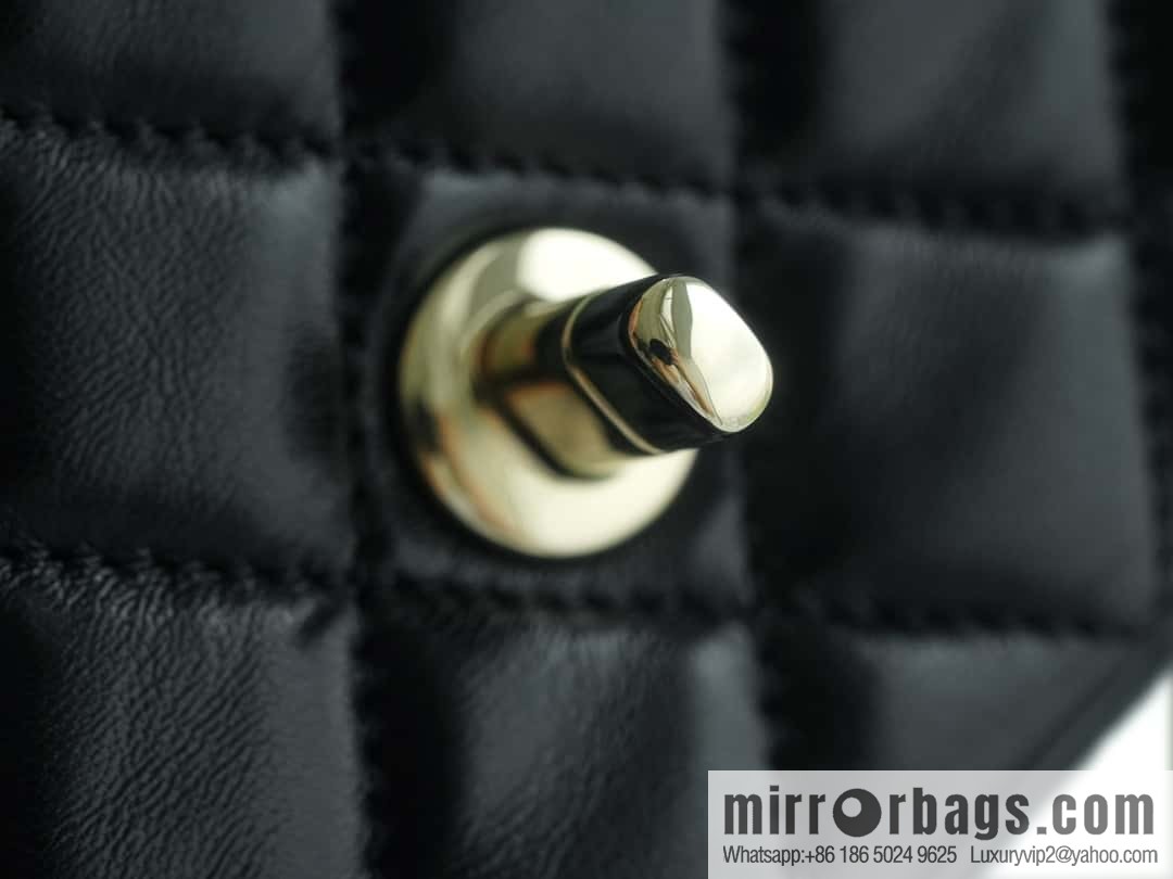 CHANEL 23A rhinestone handle cf small black AS4140