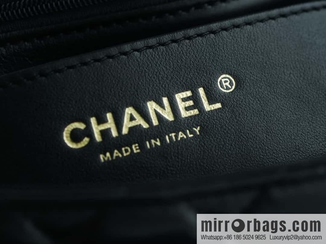 CHANEL 23A rhinestone handle cf small black AS4140