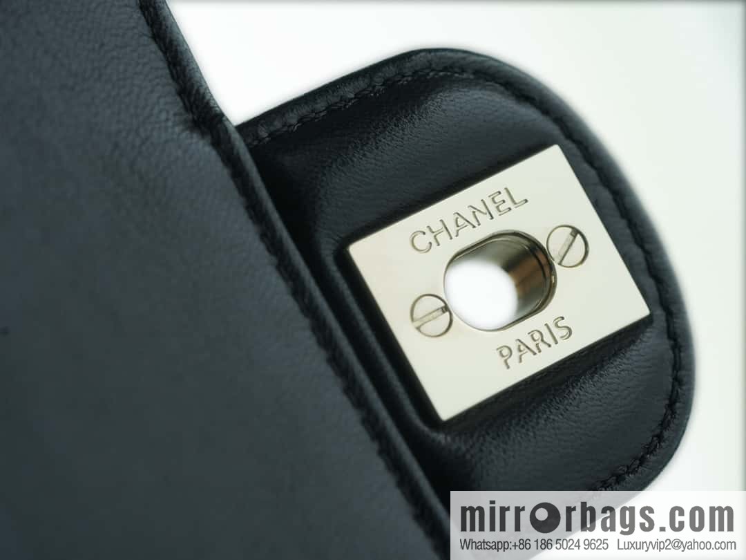 CHANEL 23A rhinestone handle cf small black AS4140