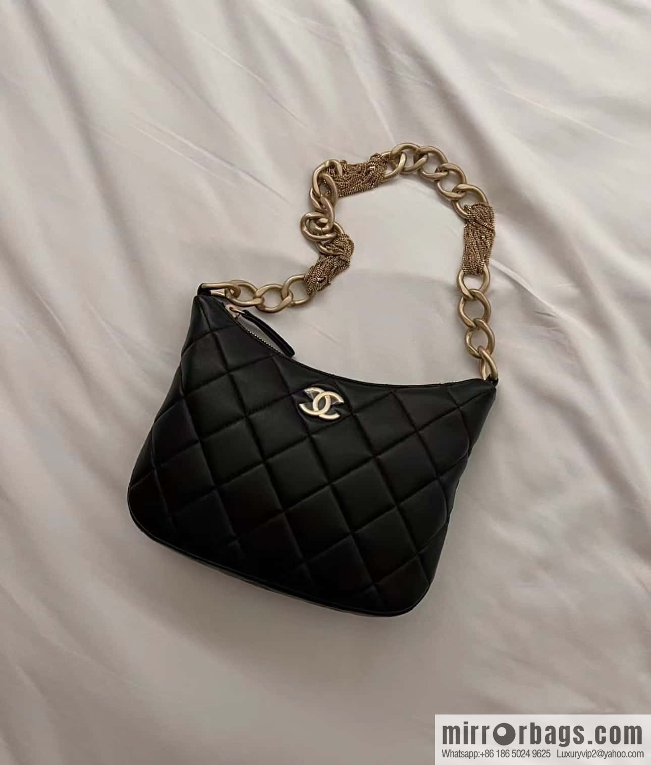 CHANEL 23A Premium Handicraft Workshop Series hobo armpit bag AS4220 black