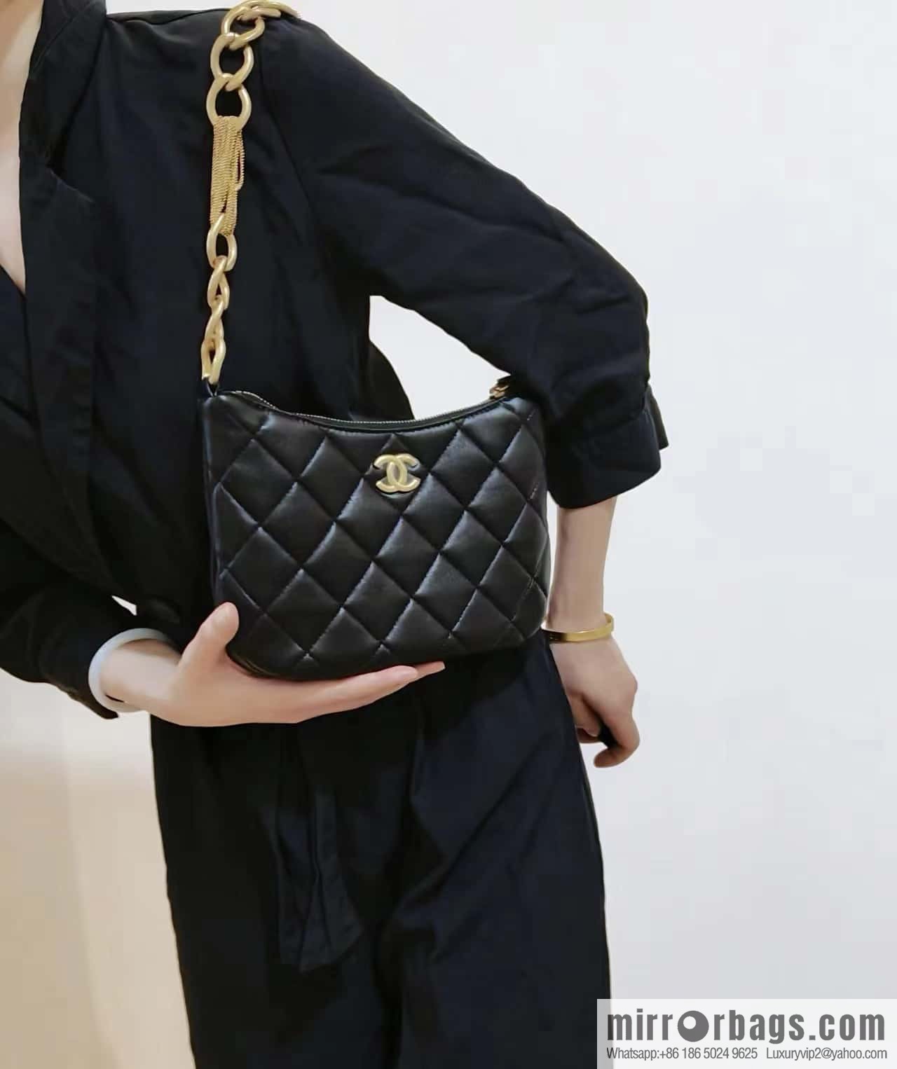 CHANEL 23A Premium Handicraft Workshop Series hobo armpit bag AS4220 black