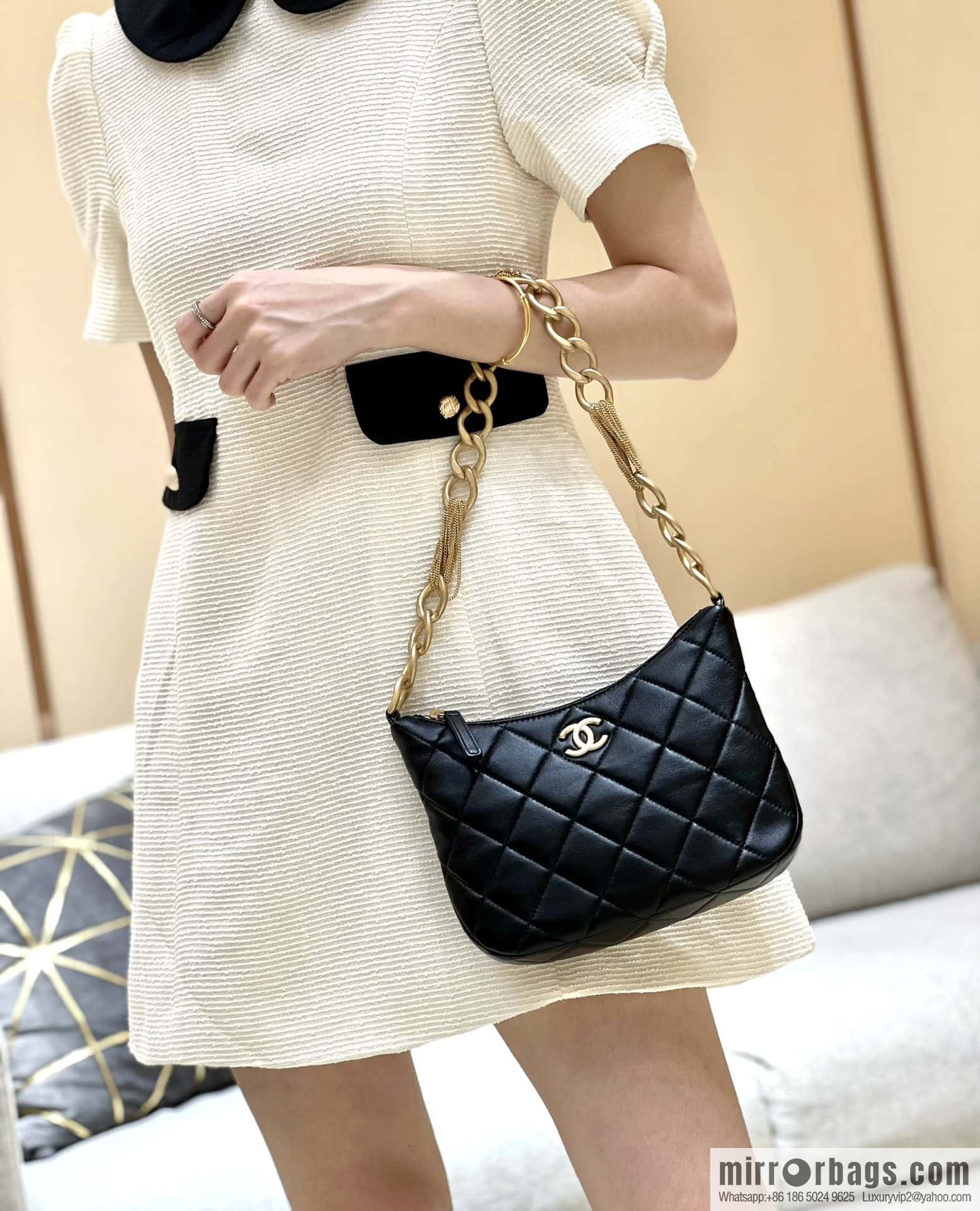 CHANEL 23A Premium Handicraft Workshop Series hobo armpit bag AS4220 black