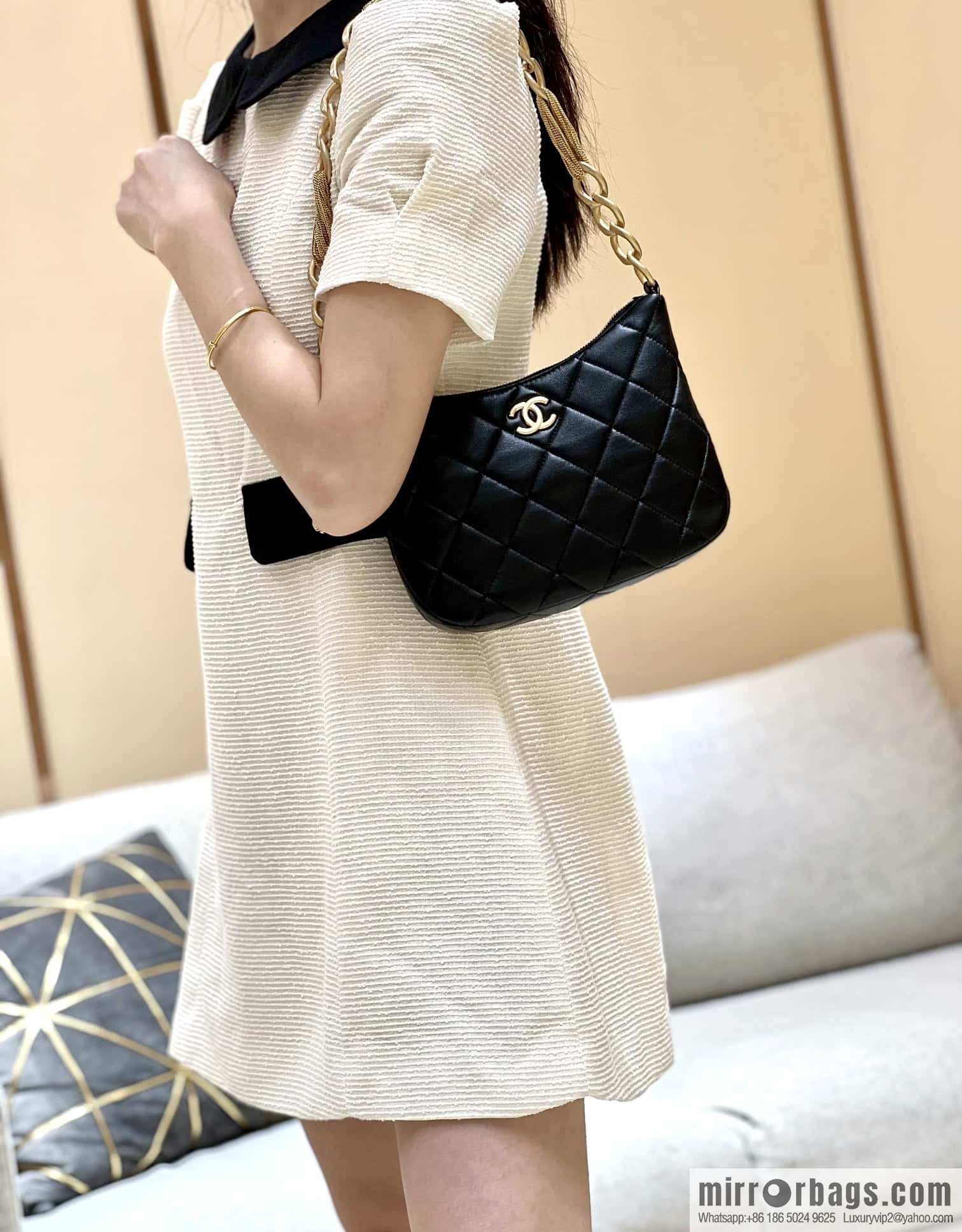 CHANEL 23A Premium Handicraft Workshop Series hobo armpit bag AS4220 black