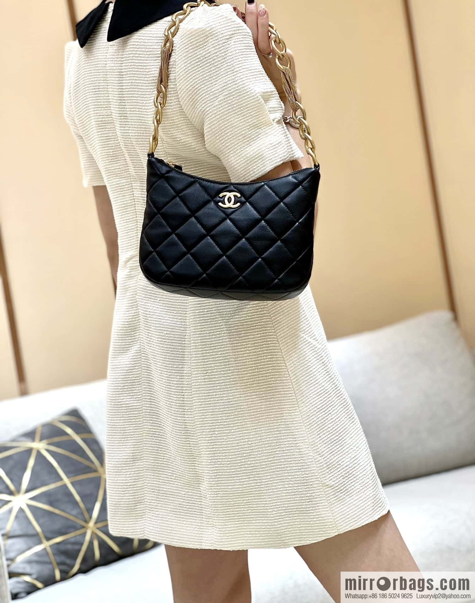 CHANEL 23A Premium Handicraft Workshop Series hobo armpit bag AS4220 black